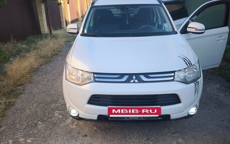 Mitsubishi Outlander III рестайлинг 3, 2012 год, 1 499 000 рублей, 12 фотография