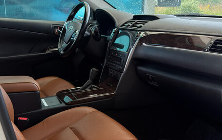 Toyota Camry, 2016 год, 1 900 000 рублей, 7 фотография
