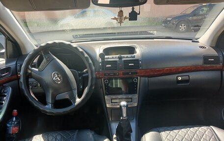 Toyota Avensis III рестайлинг, 2005 год, 480 000 рублей, 2 фотография