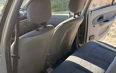 Renault Symbol I, 2002 год, 180 000 рублей, 8 фотография