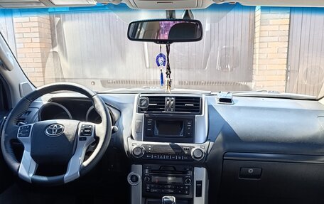 Toyota Land Cruiser Prado 150 рестайлинг 2, 2011 год, 2 500 000 рублей, 7 фотография