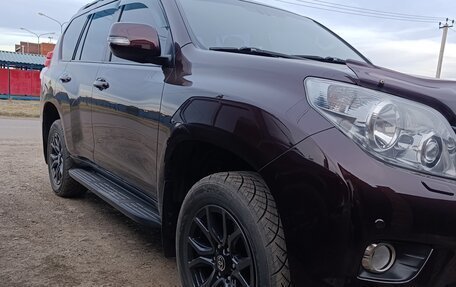 Toyota Land Cruiser Prado 150 рестайлинг 2, 2011 год, 2 500 000 рублей, 1 фотография