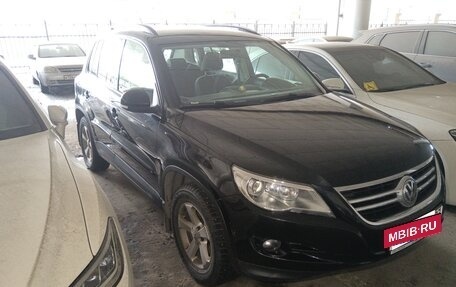 Volkswagen Tiguan I, 2011 год, 850 852 рублей, 2 фотография