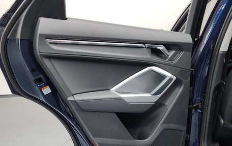 Audi Q3 Sportback, 2020 год, 3 000 000 рублей, 22 фотография