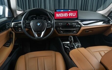 BMW 5 серия, 2021 год, 4 510 000 рублей, 15 фотография