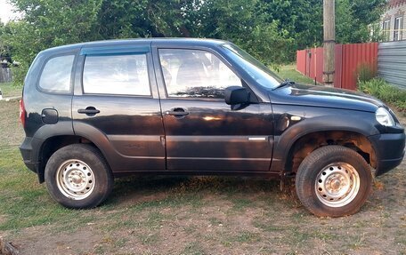 Chevrolet Niva I рестайлинг, 2010 год, 375 000 рублей, 3 фотография