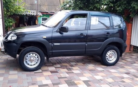 Chevrolet Niva I рестайлинг, 2010 год, 375 000 рублей, 2 фотография
