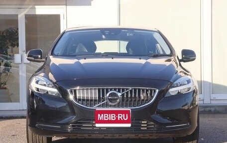 Volvo V40 II рестайлинг, 2019 год, 873 911 рублей, 1 фотография