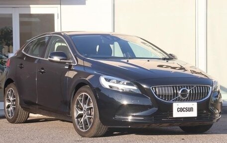 Volvo V40 II рестайлинг, 2019 год, 873 911 рублей, 2 фотография