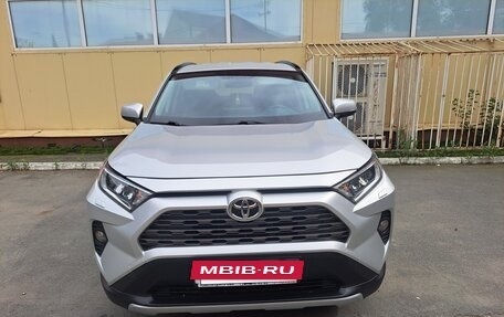 Toyota RAV4, 2020 год, 3 150 000 рублей, 2 фотография