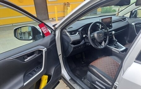 Toyota RAV4, 2020 год, 3 150 000 рублей, 9 фотография