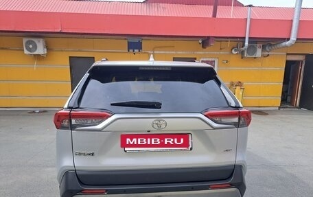 Toyota RAV4, 2020 год, 3 150 000 рублей, 8 фотография