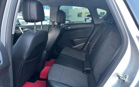 Opel Astra J, 2011 год, 730 000 рублей, 9 фотография