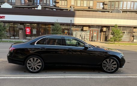 Mercedes-Benz E-Класс, 2021 год, 3 300 000 рублей, 8 фотография