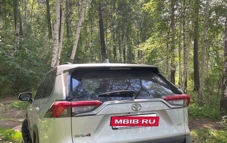 Toyota RAV4, 2021 год, 3 400 000 рублей, 3 фотография
