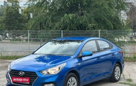 Hyundai Solaris II рестайлинг, 2017 год, 1 050 000 рублей, 1 фотография