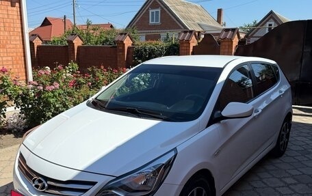 Hyundai Solaris II рестайлинг, 2015 год, 1 300 000 рублей, 2 фотография