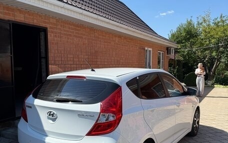 Hyundai Solaris II рестайлинг, 2015 год, 1 300 000 рублей, 5 фотография