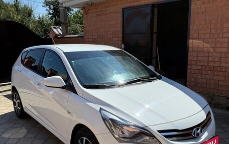 Hyundai Solaris II рестайлинг, 2015 год, 1 300 000 рублей, 3 фотография