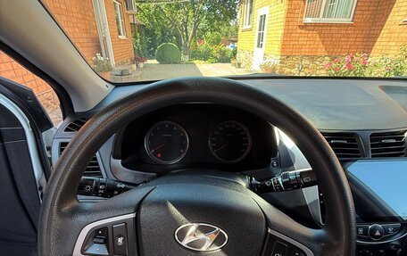 Hyundai Solaris II рестайлинг, 2015 год, 1 300 000 рублей, 11 фотография