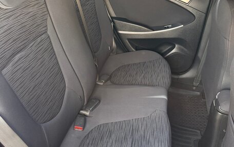 Hyundai Solaris II рестайлинг, 2015 год, 1 300 000 рублей, 18 фотография
