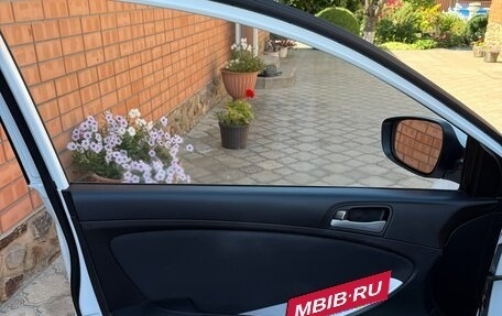 Hyundai Solaris II рестайлинг, 2015 год, 1 300 000 рублей, 14 фотография