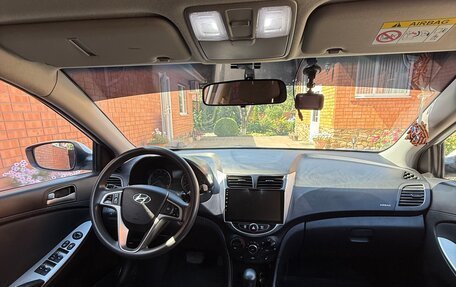 Hyundai Solaris II рестайлинг, 2015 год, 1 300 000 рублей, 23 фотография