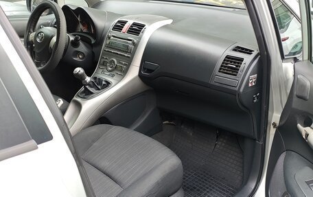 Toyota Auris II, 2008 год, 630 000 рублей, 10 фотография