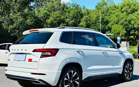 Skoda Karoq I, 2022 год, 2 100 000 рублей, 4 фотография