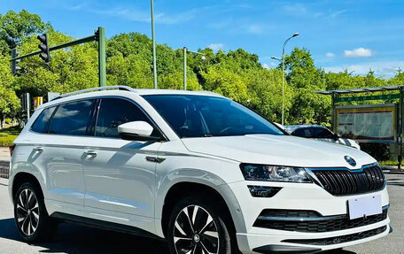 Skoda Karoq I, 2022 год, 2 100 000 рублей, 3 фотография