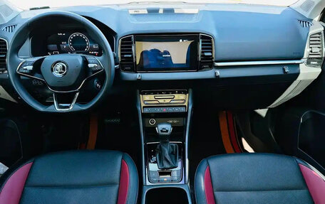 Skoda Karoq I, 2022 год, 2 100 000 рублей, 7 фотография