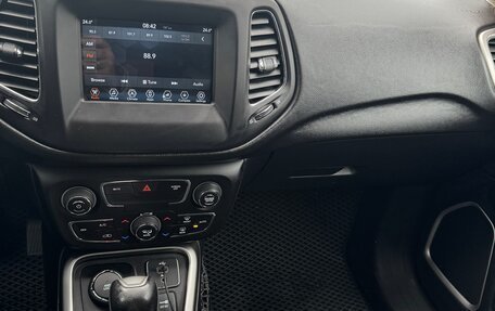 Jeep Compass II, 2018 год, 1 900 000 рублей, 8 фотография