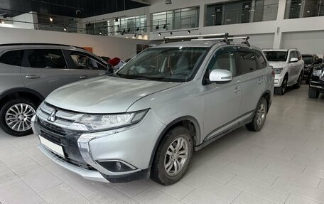 Mitsubishi Outlander III рестайлинг 3, 2017 год, 1 799 000 рублей, 1 фотография