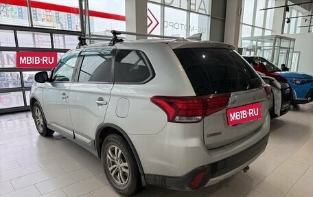 Mitsubishi Outlander III рестайлинг 3, 2017 год, 1 799 000 рублей, 2 фотография