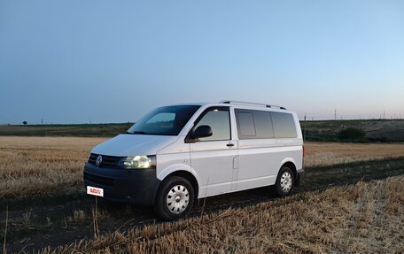 Volkswagen Caravelle T5, 2012 год, 1 800 000 рублей, 2 фотография
