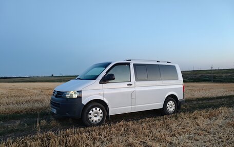 Volkswagen Caravelle T5, 2012 год, 1 800 000 рублей, 3 фотография