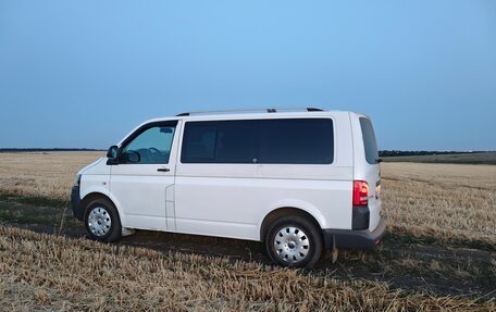 Volkswagen Caravelle T5, 2012 год, 1 800 000 рублей, 14 фотография