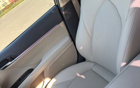 Toyota Camry, 2021 год, 3 699 999 рублей, 8 фотография