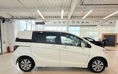 Honda Freed I, 2012 год, 1 379 000 рублей, 7 фотография