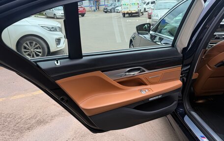 BMW 7 серия, 2017 год, 4 800 000 рублей, 14 фотография