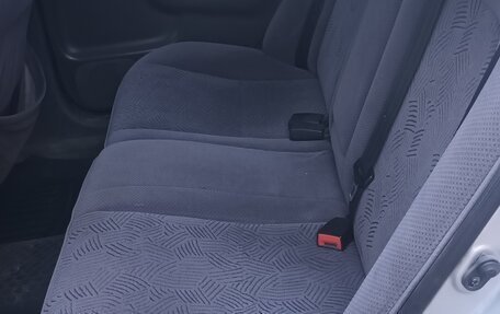 Toyota Avensis III рестайлинг, 1998 год, 300 000 рублей, 15 фотография