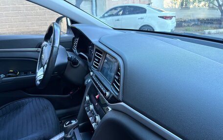 Hyundai Elantra VI рестайлинг, 2019 год, 1 850 000 рублей, 13 фотография