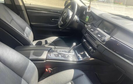 BMW 5 серия, 2011 год, 1 470 000 рублей, 13 фотография