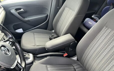 Volkswagen Polo VI (EU Market), 2017 год, 1 300 000 рублей, 15 фотография