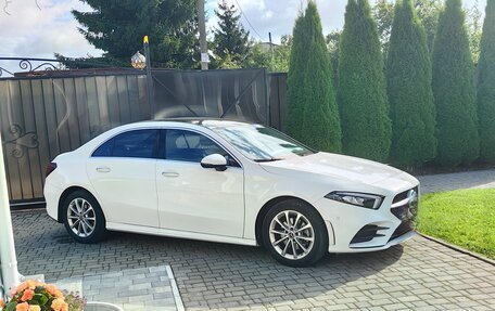 Mercedes-Benz A-Класс, 2021 год, 3 100 000 рублей, 5 фотография