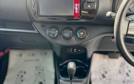 Toyota Vitz, 2017 год, 929 000 рублей, 15 фотография