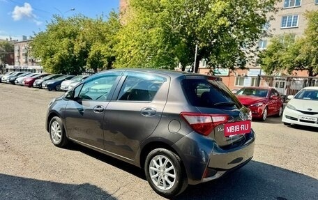 Toyota Vitz, 2017 год, 929 000 рублей, 6 фотография