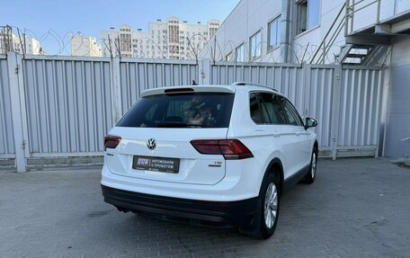 Volkswagen Tiguan II, 2017 год, 2 190 000 рублей, 2 фотография