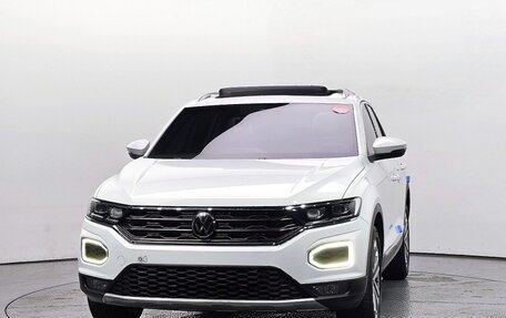 Volkswagen T-Roc I, 2021 год, 2 350 000 рублей, 2 фотография