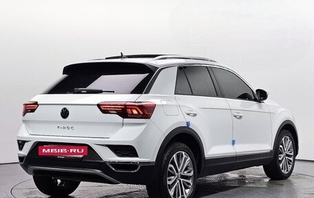Volkswagen T-Roc I, 2021 год, 2 350 000 рублей, 3 фотография